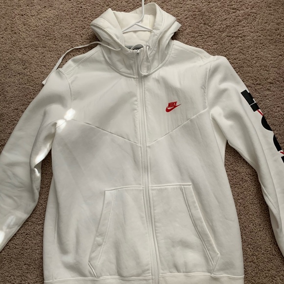 Nike Other - White nike sweatshirt